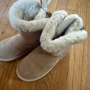 Winter boots for kids. Almost new. Comfortable and soft.